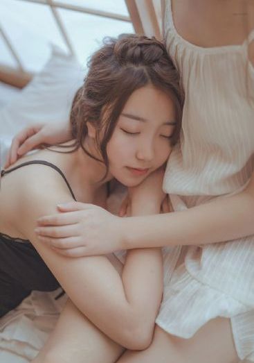 女大学生的红色日记