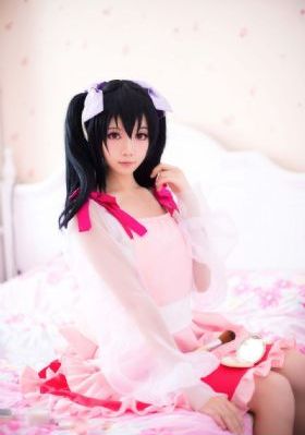 《隔壁女邻居》免费观看