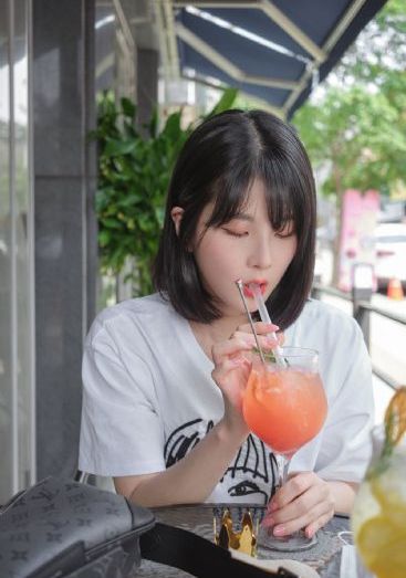 迪拜的女孩在线