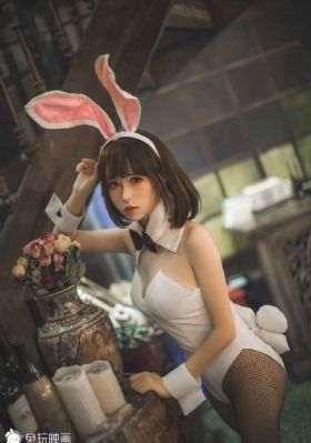 年轻的女老师